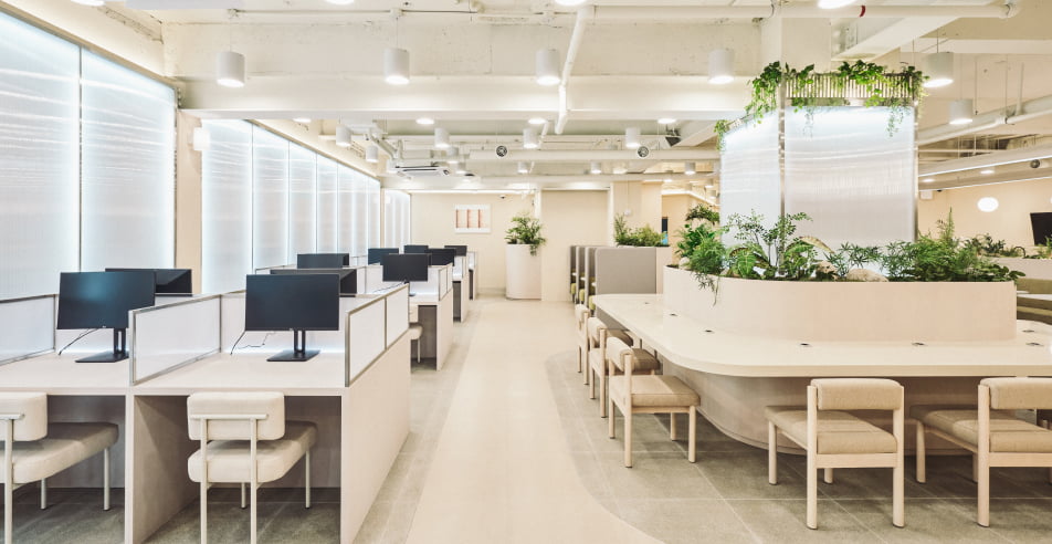 사무실 필수 인프라 완비 풀옵션 라운지